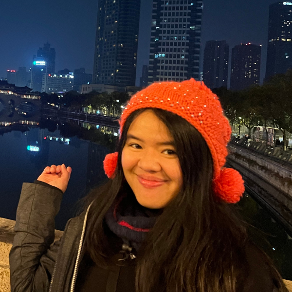 นายาดา นาคประสิทธิ์