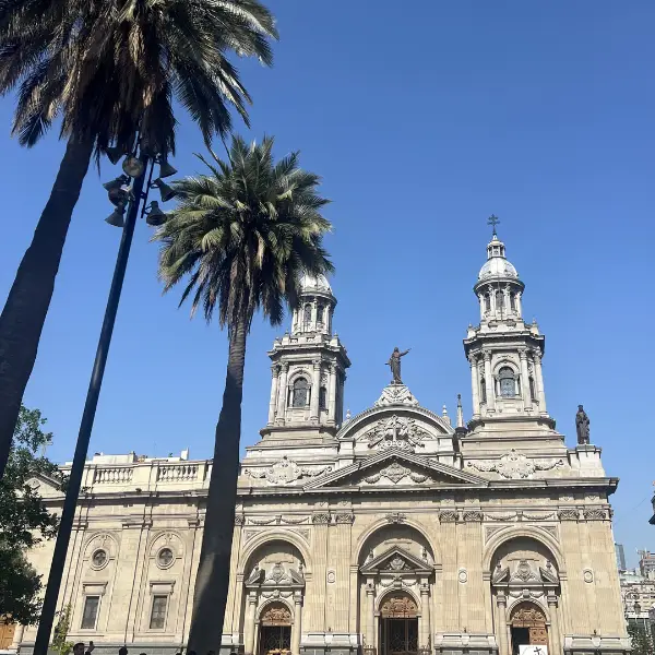 Plaza de Ama- where you can find the guide with green cap2