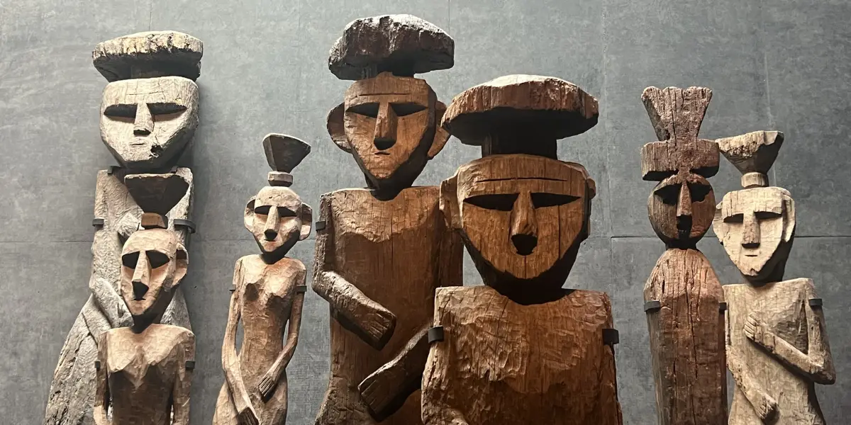 ancient-chemamulles-wooden-statues-chile-before-chile-exhibit